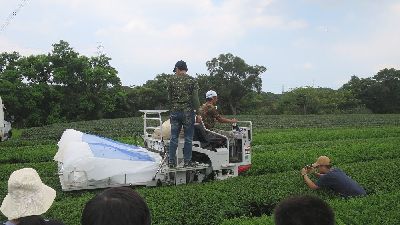 乘坐式採茶機之現場操作-將另開新視窗