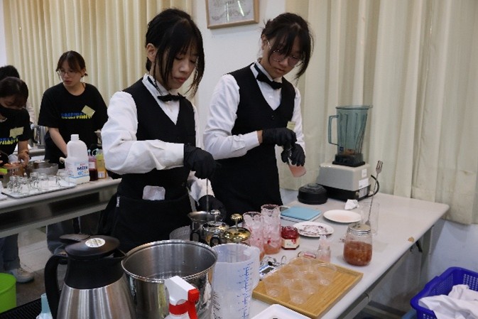 圖二、2026第三屆全國創意茶飲調製競賽_學生組競賽現場2 圖二、2026第三屆全國創意茶飲調製競賽_學生組競賽現場2