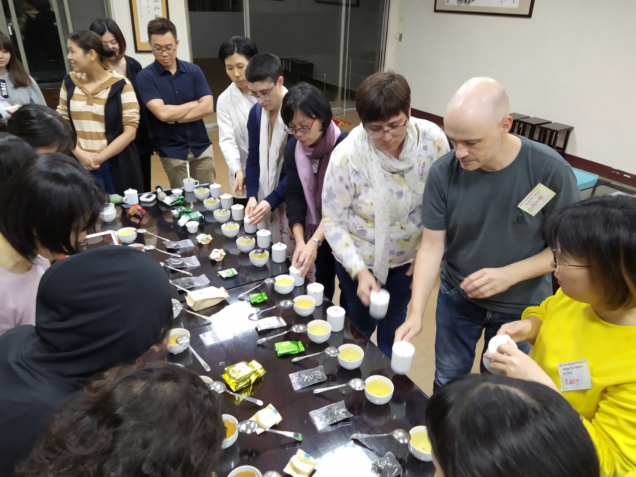 舉辦Tea Party品嚐臺灣特色茶 圖三、舉辦Tea Party品嚐臺灣特色茶