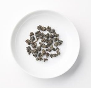 Figure 1: The appearance of Tongding Oolong tea.